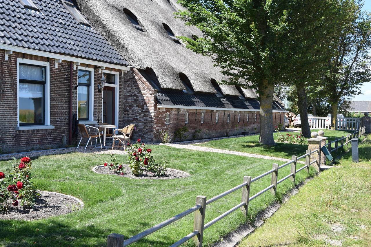 Bed and Breakfast De Hocht Nes  Экстерьер фото