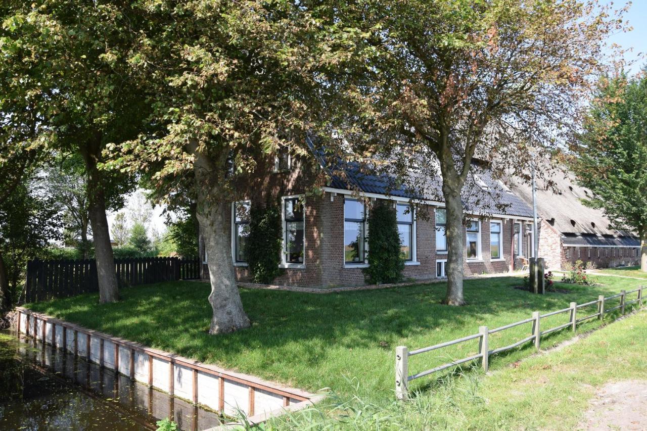 Bed and Breakfast De Hocht Nes  Экстерьер фото