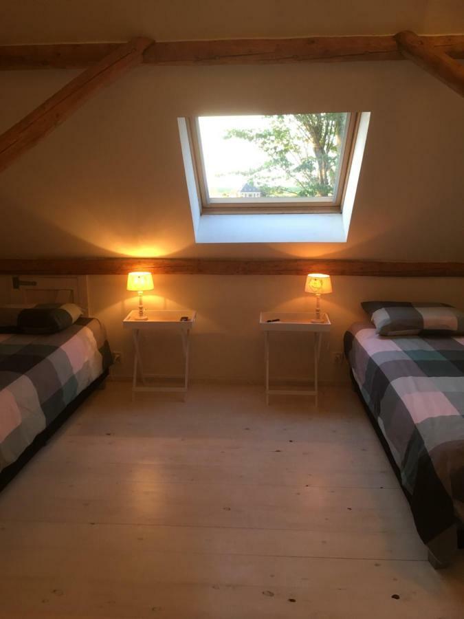 Bed and Breakfast De Hocht Nes  Экстерьер фото