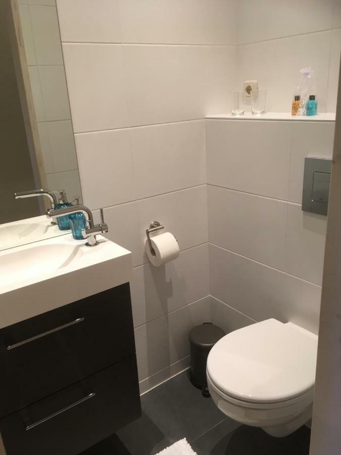 Bed and Breakfast De Hocht Nes  Экстерьер фото